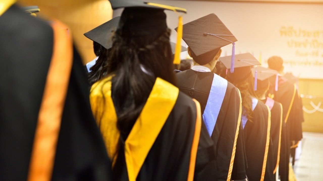Suku Batak dan Minang Dominasi Daftar 10 Suku dengan Sarjana Terbanyak di Indonesia