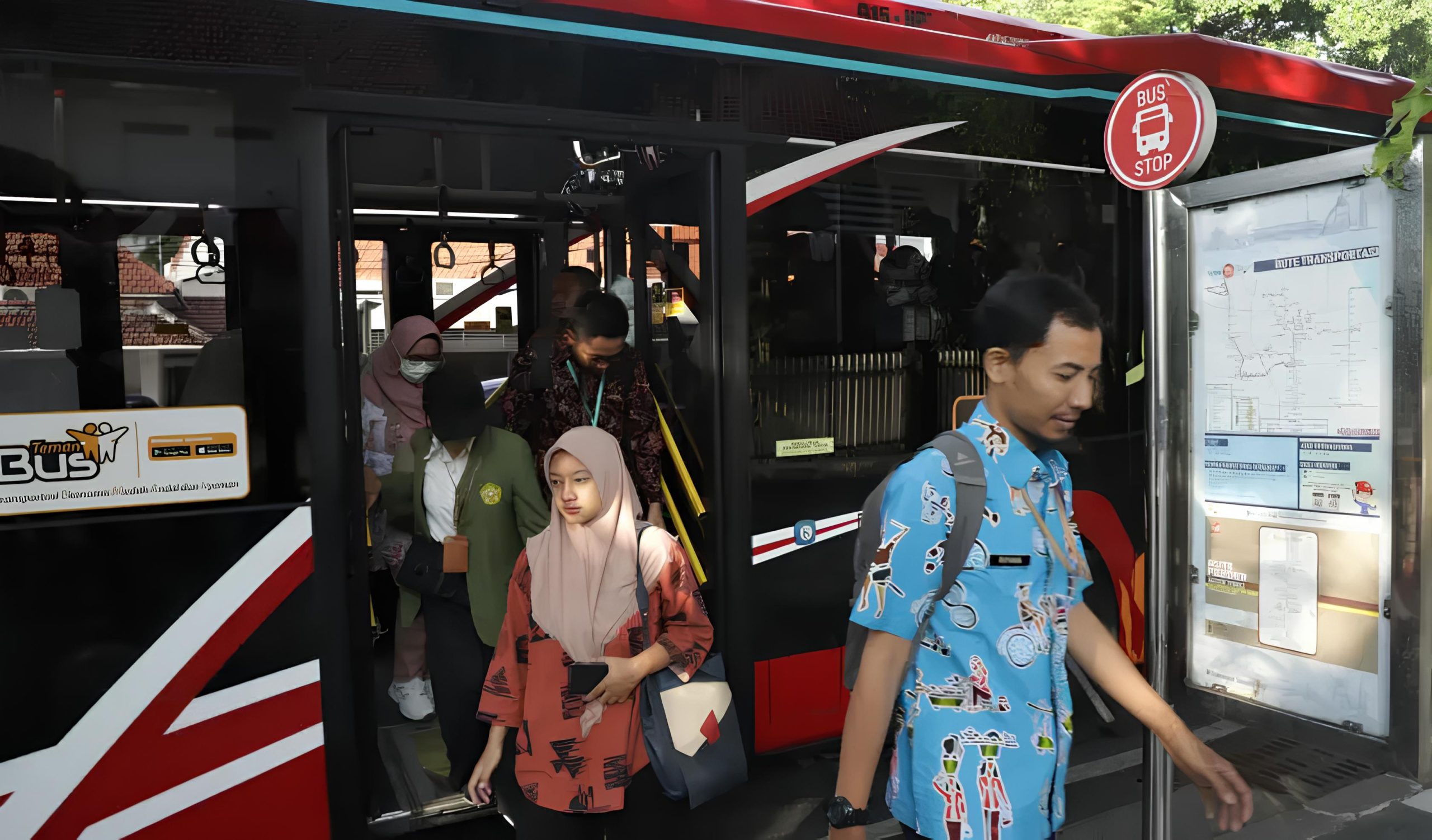PNS Jakarta Wajib Gunakan Transportasi Umum Setiap Rabu: Langkah Strategis Atasi Kemacetan dan Polusi