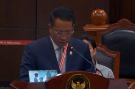 Pemerintah dan DPR Sepakat. Mahasiswa, Aktivis dan Ibu Rumah Tangga Tidak Berhak Gugat UU TNI