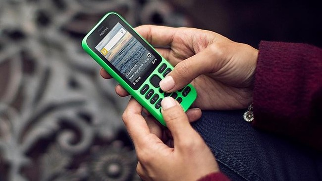Gen Z Ramai-Ramai Tinggalkan Smartphone dan Pindah ke Handphone Jadul Demi Kurangi Kecemasan