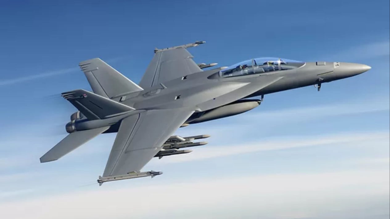 Mencekam! Jet Tempur EF-18 Hornet Nyaris Hantam Kerumunan akibat Bird Strike, Ini Videonya